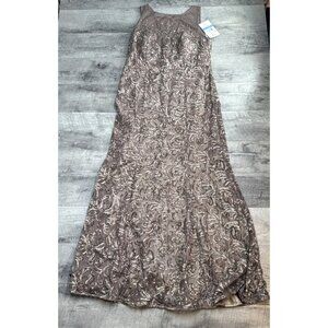 Chic Lace Maxi Dress - Tan